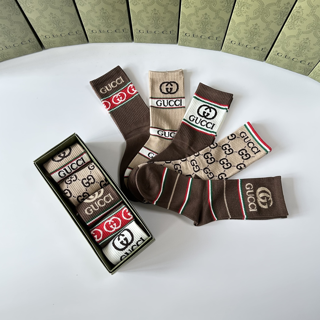 💛配专柜包装Gucci（古驰）新款中长款堆堆袜袜子！一盒五双，专柜同步筒袜袜子，💛大牌出街，潮人必备🔥超