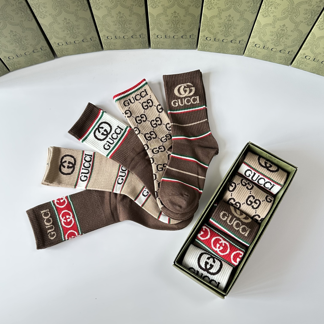💛配专柜包装Gucci（古驰）新款中长款堆堆袜袜子！一盒五双，专柜同步筒袜袜子，💛大牌出街，潮人必备🔥超