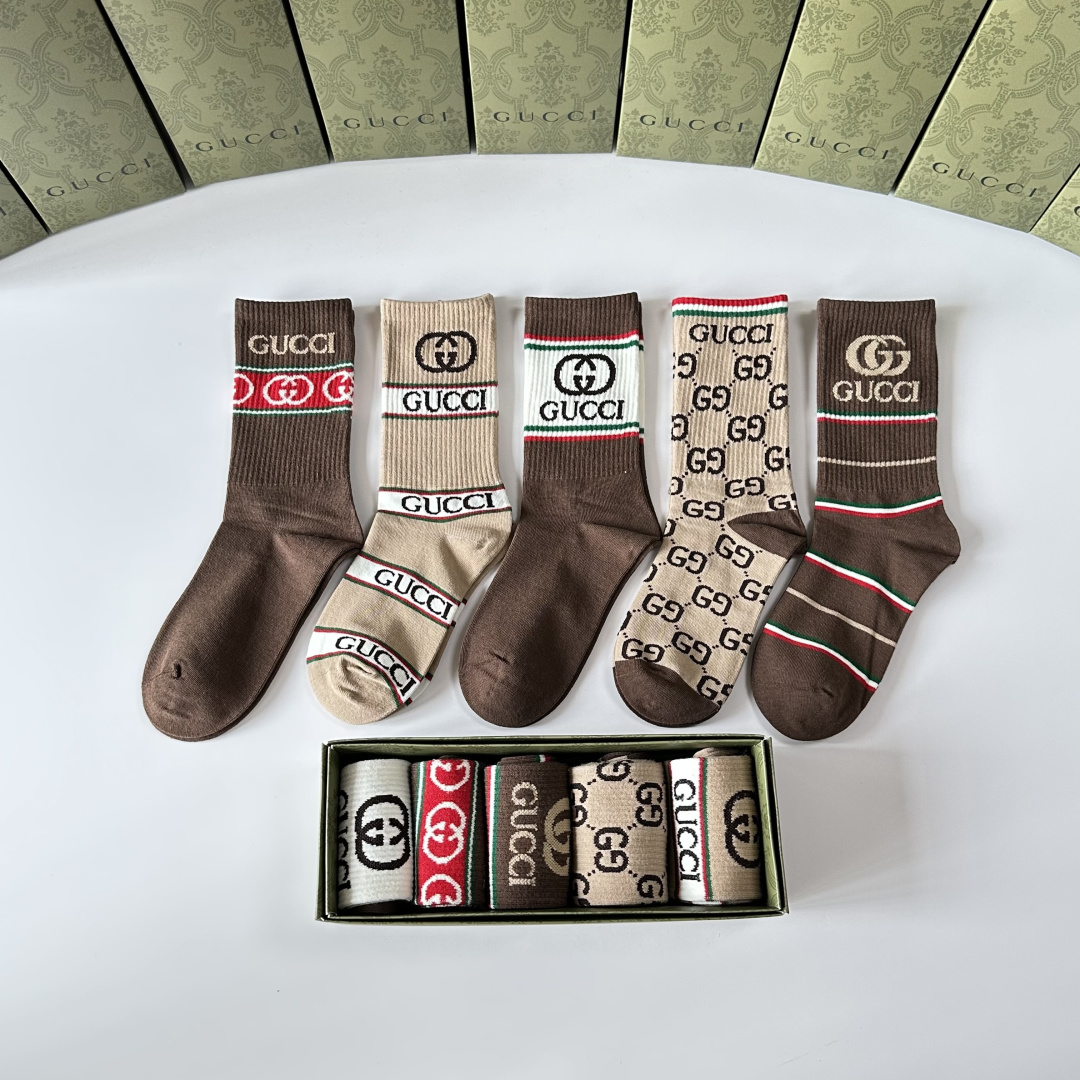 💛配专柜包装Gucci（古驰）新款中长款堆堆袜袜子！一盒五双，专柜同步筒袜袜子，💛大牌出街，潮人必备🔥超