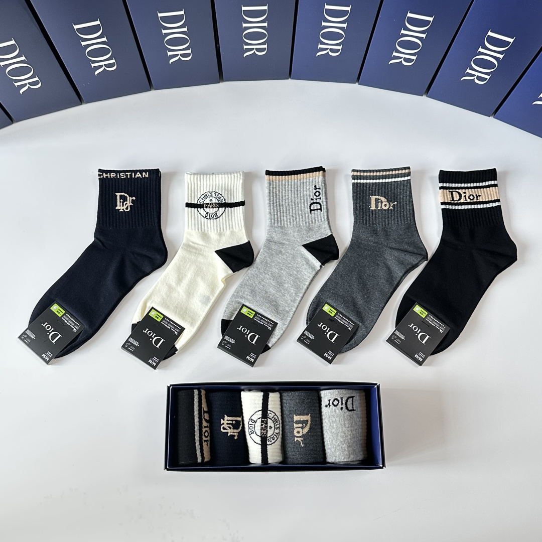 💛配包装DIOR（迪奥）新款经典中长筒袜堆堆袜袜子！一盒五双， 专柜同步筒袜袜子，💛大牌出街，潮人必备🔥