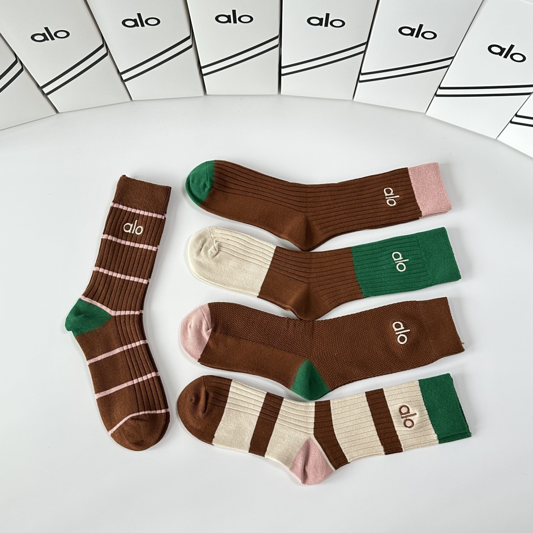 💛配专柜包装ALO 新款双针刺绣中长款堆堆袜袜子！一盒五双，专柜同步筒袜袜子，💛大牌出街，潮人必备🔥超好