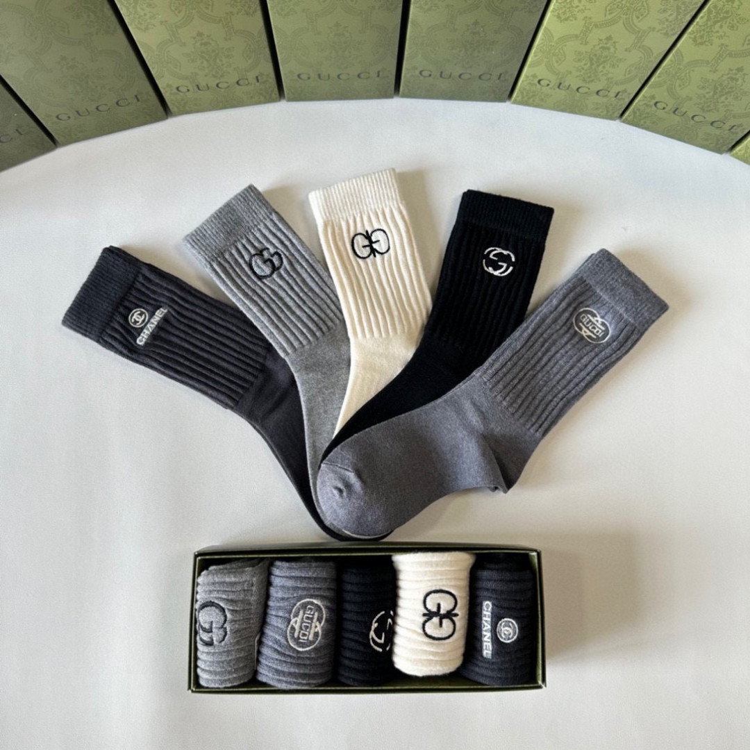 💛配专柜包装Gucci（古驰）新款羊绒中长款堆堆袜袜子！一盒五双，专柜同步筒袜袜子，💛大牌出街，潮人必备