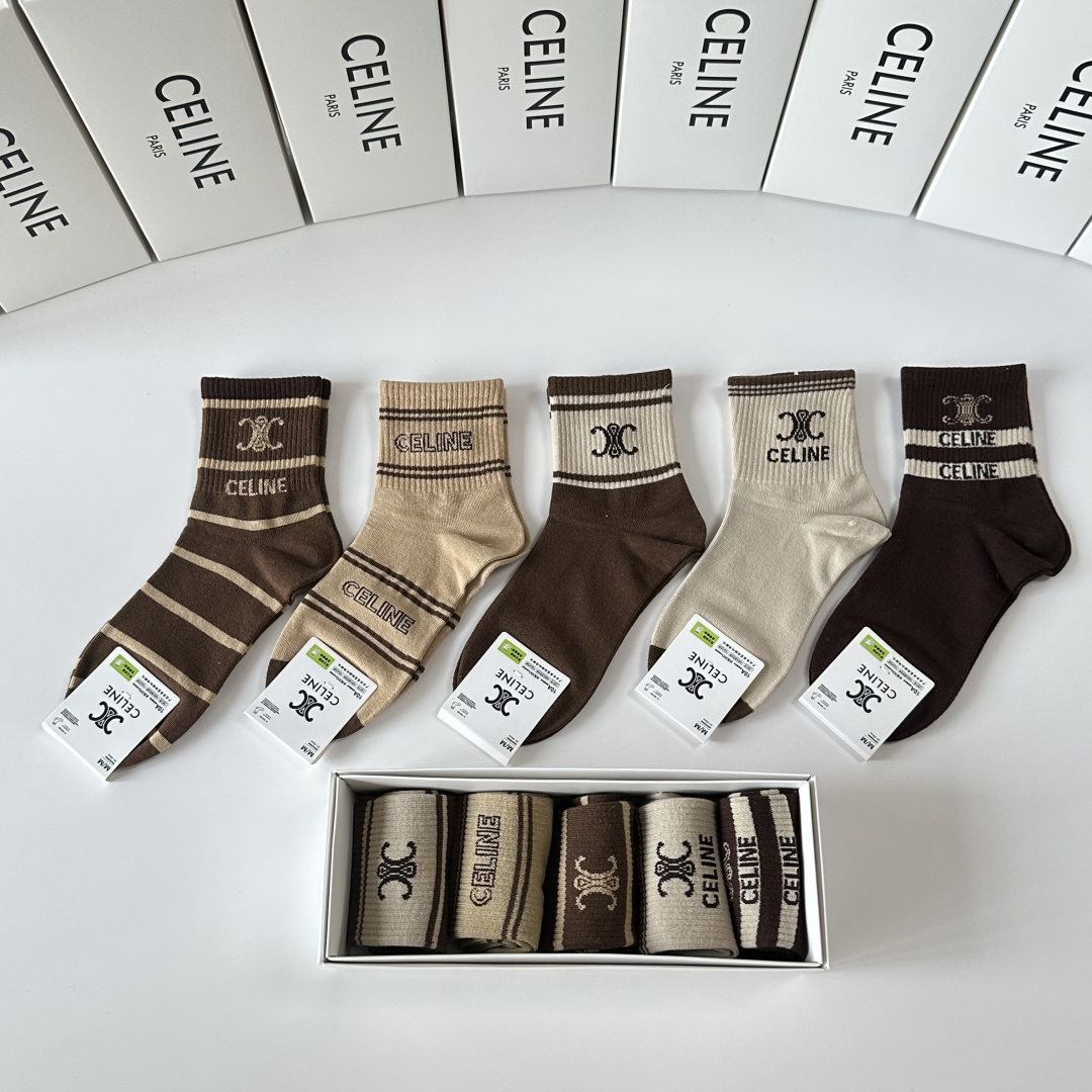 💛配专柜包装Celine（赛琳）新款中长款堆堆袜袜子！一盒五双，专柜同步筒袜袜子，大牌出街，潮人必备🔥超