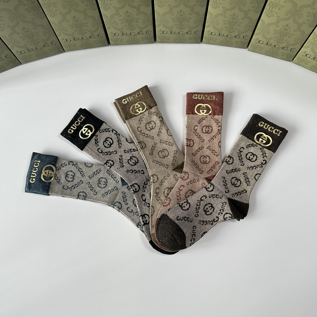 💛配包装Gucci（古驰）新款烫金双针中长款堆堆袜袜子！一盒五双， 专柜同步筒款袜子，💛大牌出街，潮人必