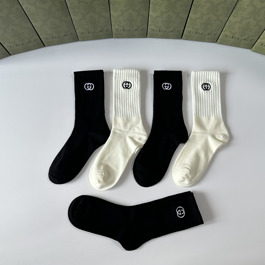 💛配专柜包装Gucci（古驰）新款羊绒中长款堆堆袜袜子！一盒五双，专柜同步筒袜袜子，💛大牌出街，潮人必备