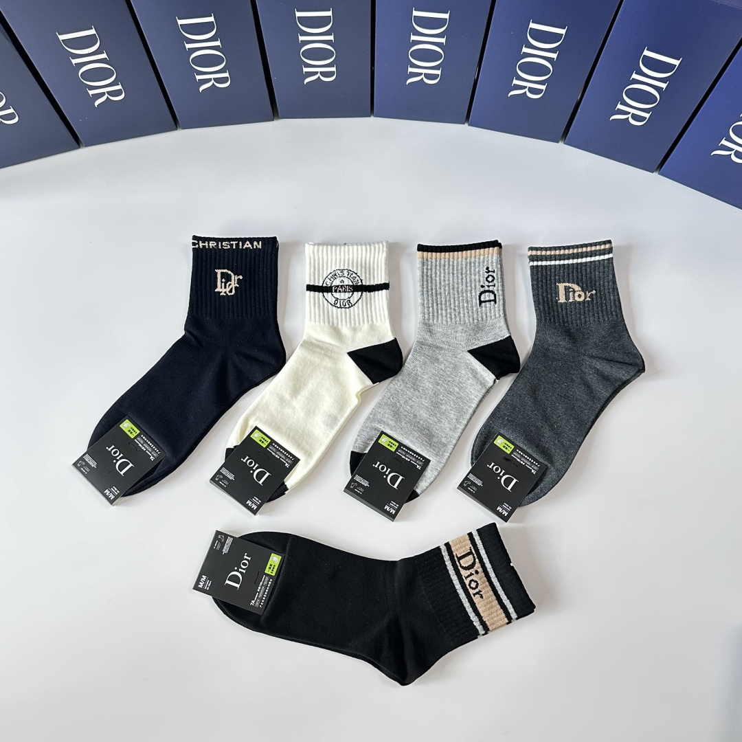 💛配包装DIOR（迪奥）新款经典中长筒袜堆堆袜袜子！一盒五双， 专柜同步筒袜袜子，💛大牌出街，潮人必备🔥