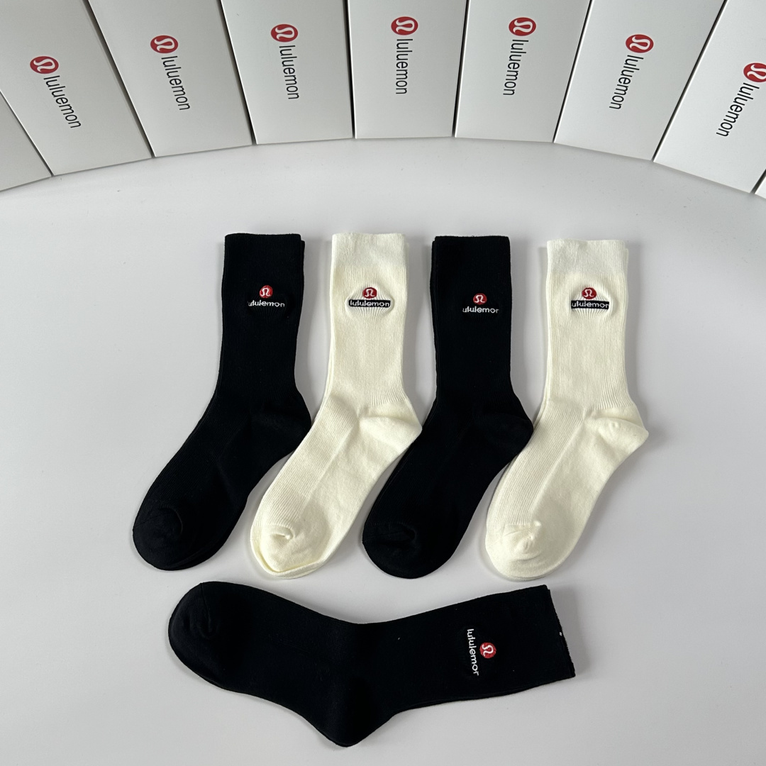 💛配包装lululemon 新款羊绒刺绣中长款堆堆袜袜子！一盒五双， 专柜同步筒款袜子，💛大牌出街，潮人