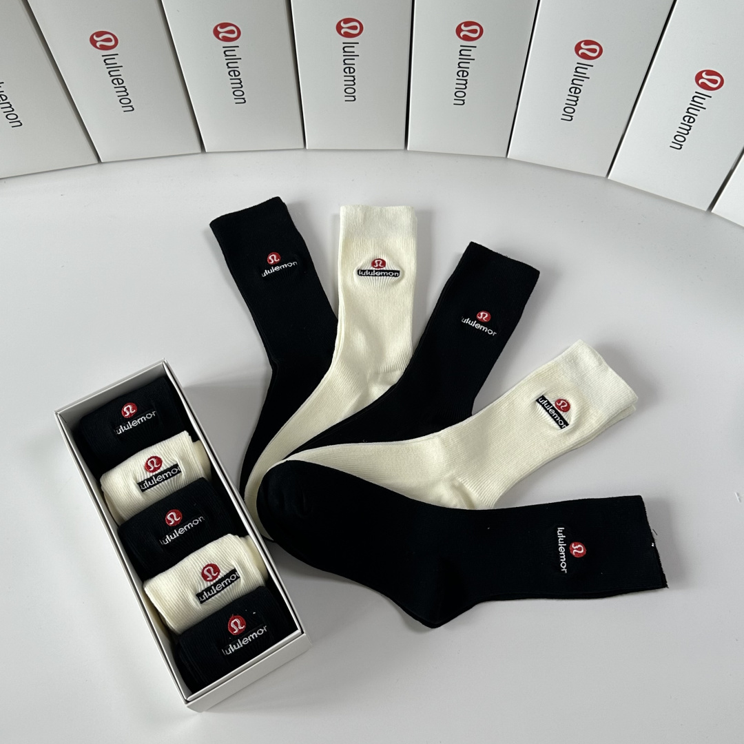 💛配包装lululemon 新款羊绒刺绣中长款堆堆袜袜子！一盒五双， 专柜同步筒款袜子，💛大牌出街，潮人