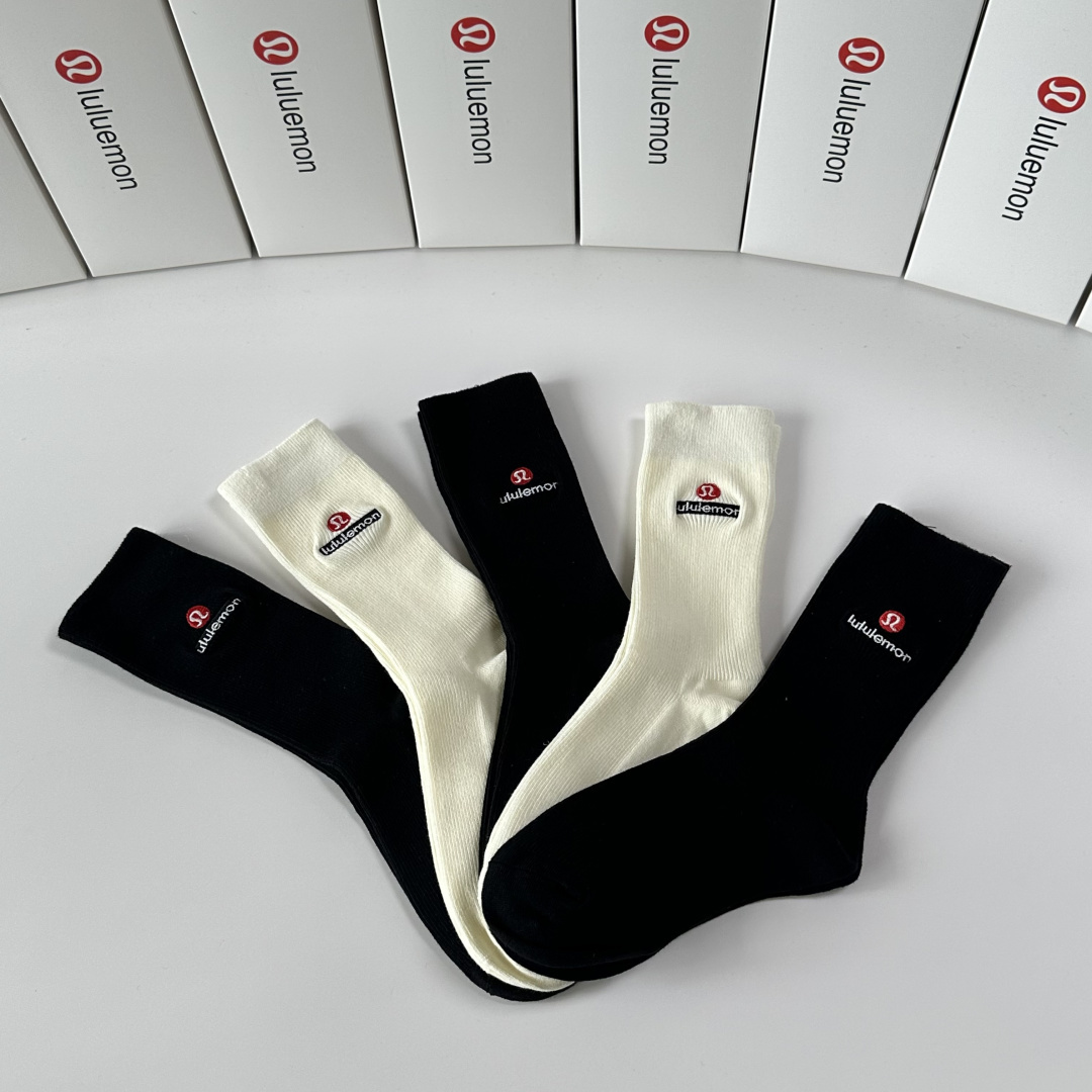 💛配包装lululemon 新款羊绒刺绣中长款堆堆袜袜子！一盒五双， 专柜同步筒款袜子，💛大牌出街，潮人