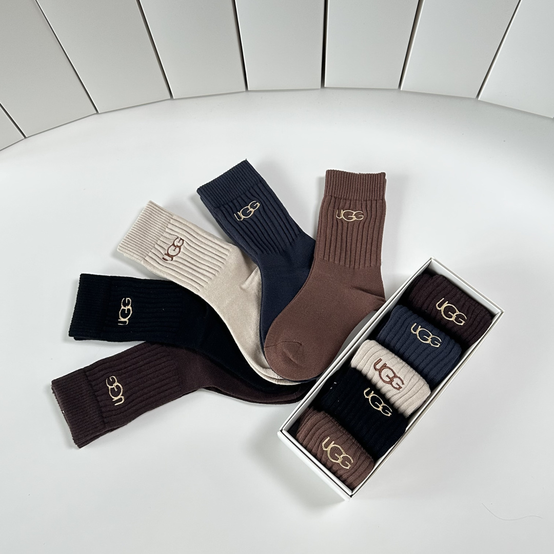 💛配专柜包装UGG.新款羊绒中长筒袜堆堆袜袜子！一盒五双，专柜同步筒袜袜子，💛大牌出街，潮人必备🔥超好搭