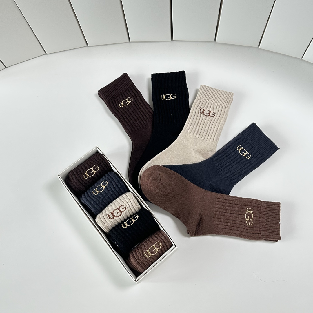 💛配专柜包装UGG.新款羊绒中长筒袜堆堆袜袜子！一盒五双，专柜同步筒袜袜子，💛大牌出街，潮人必备🔥超好搭