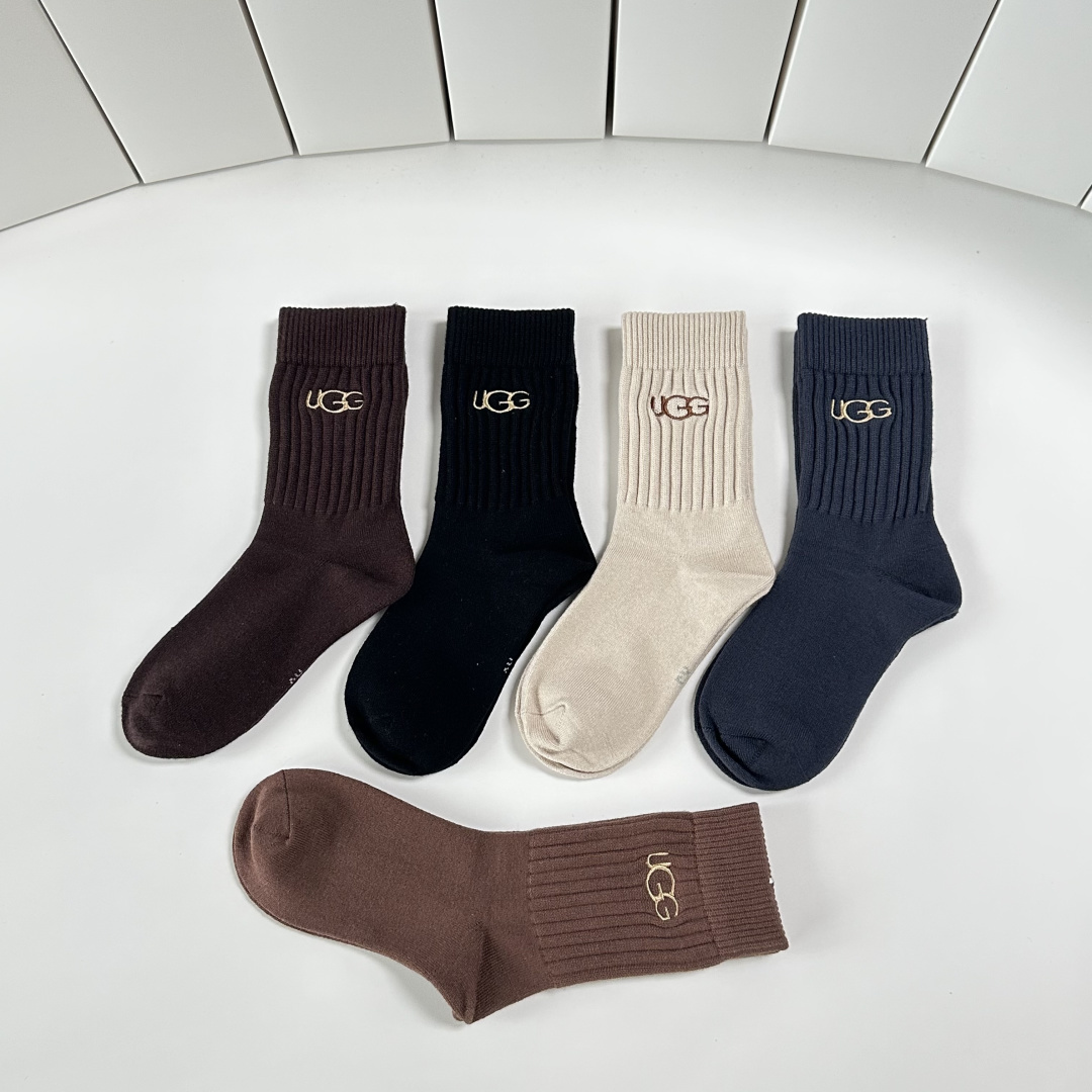 💛配专柜包装UGG.新款羊绒中长筒袜堆堆袜袜子！一盒五双，专柜同步筒袜袜子，💛大牌出街，潮人必备🔥超好搭