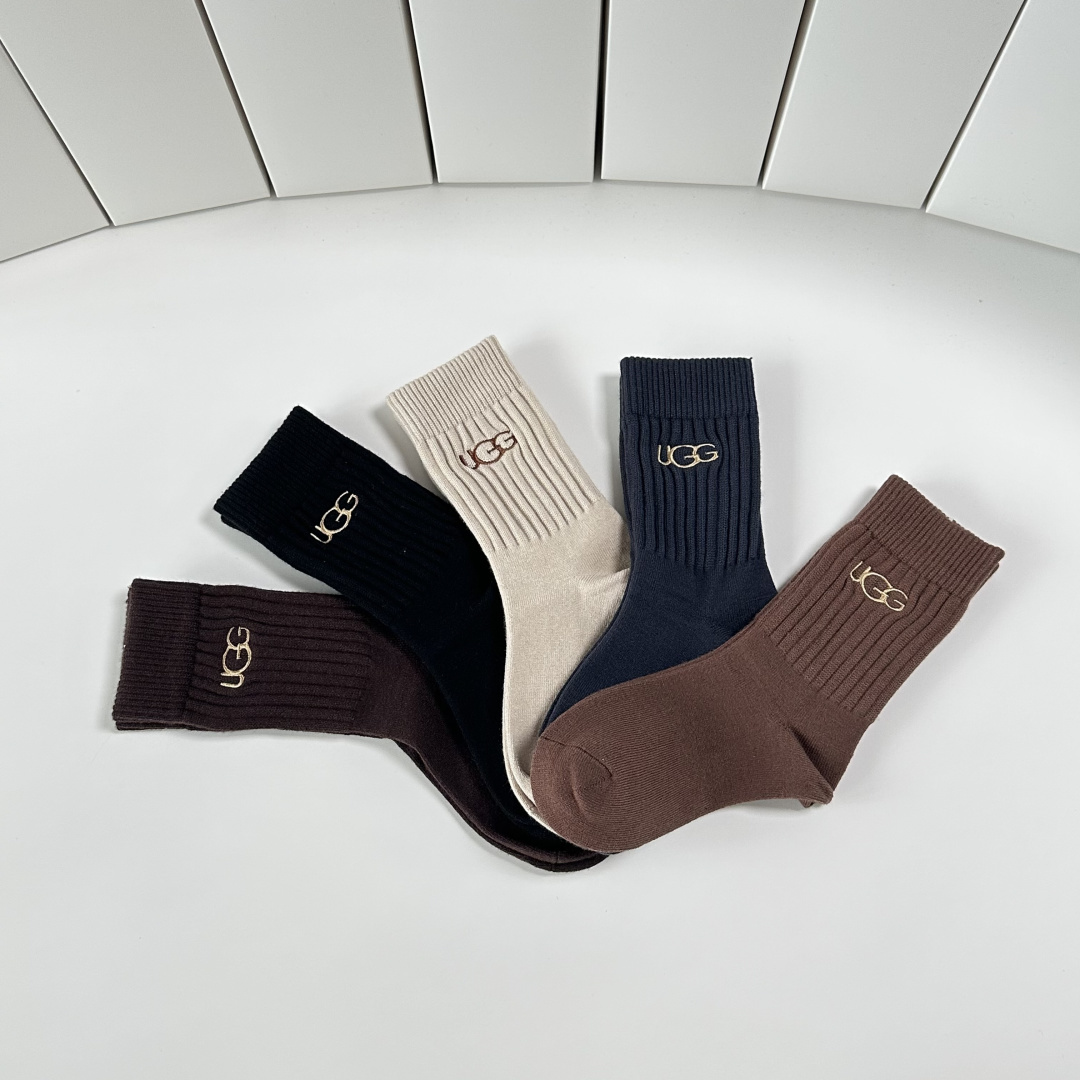 💛配专柜包装UGG.新款羊绒中长筒袜堆堆袜袜子！一盒五双，专柜同步筒袜袜子，💛大牌出街，潮人必备🔥超好搭
