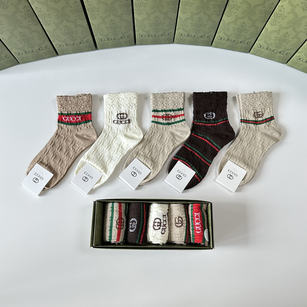 💛配专柜包装Gucci（古驰）新款中长款堆堆袜袜子！一盒五双，专柜同步筒袜袜子，💛大牌出街，潮人必备🔥超