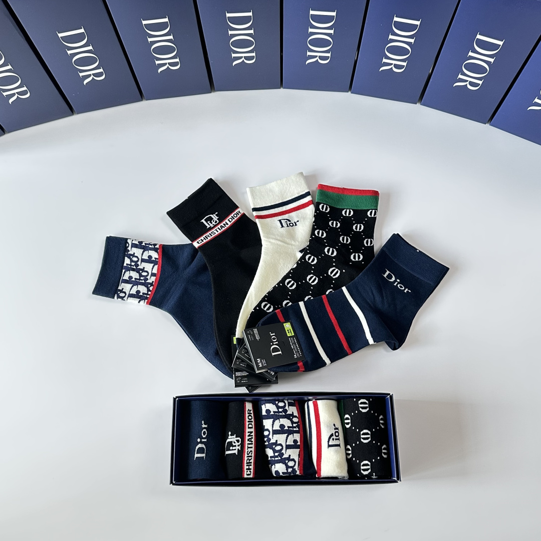 💛配包装DIOR（迪奥）新款经典中长筒袜堆堆袜袜子！一盒五双， 专柜同步筒袜袜子，💛大牌出街，潮人必备🔥