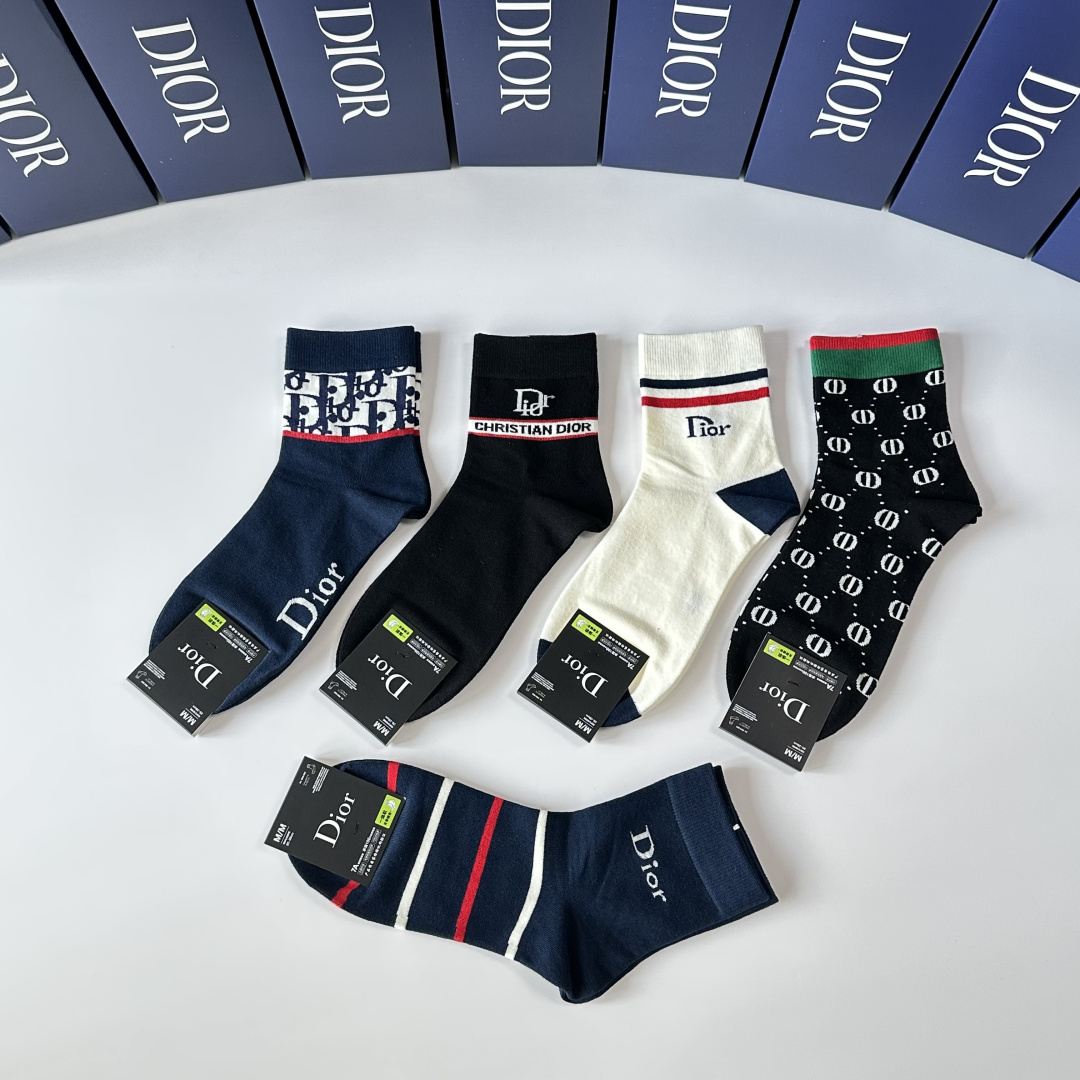 💛配包装DIOR（迪奥）新款经典中长筒袜堆堆袜袜子！一盒五双， 专柜同步筒袜袜子，💛大牌出街，潮人必备🔥