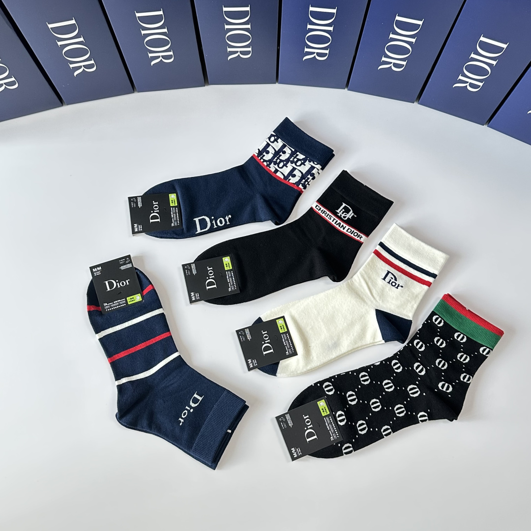 💛配包装DIOR（迪奥）新款经典中长筒袜堆堆袜袜子！一盒五双， 专柜同步筒袜袜子，💛大牌出街，潮人必备🔥