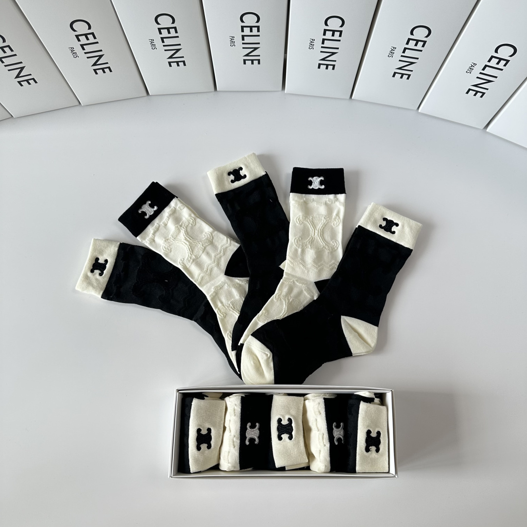 💛配专柜包装CELINE（赛琳）新款刺绣中长款堆堆袜袜子！一盒五双，专柜同步筒袜袜子，💛大牌出街，潮人必