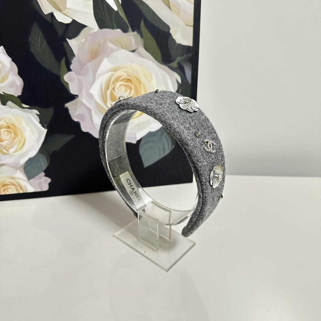 NO:619038,Specially equipped with counter packaging, Chanel's latest hairbands. Little fairies can get it now. Special materials. No hair. Can be salty or sweet ~ hairpins, hairpins, chanel, chanel, hairpins19860909特 配专柜包装 Chanel（香奈儿）最新发箍 小仙女快入手 特殊材质 不嘞头 可盐可甜～发夹,发夹,chanel,chanel,hairpins,accessory