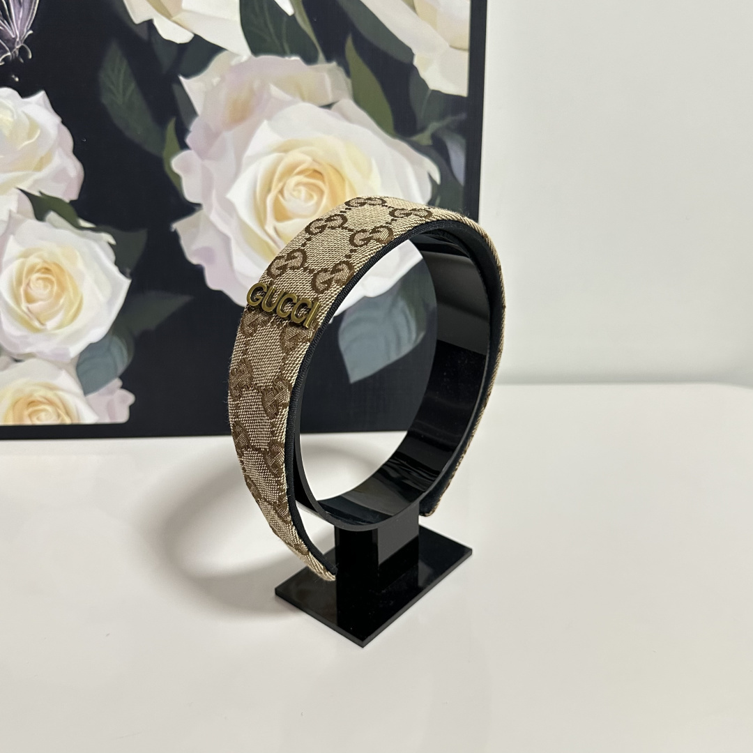 NO:619044,Specially equipped with counter packaging, Celine's latest hairbands. Little fairies can get it now. Special material, no hair, salty or sweet ~ hairpins, hairpins, celine, celine, hairpins19860909特 配专柜包装 Celine（赛琳）最新发箍 小仙女快入手 特殊材质 不嘞头 可盐可甜～发夹,发夹,celine,celine,hairpins,accessory