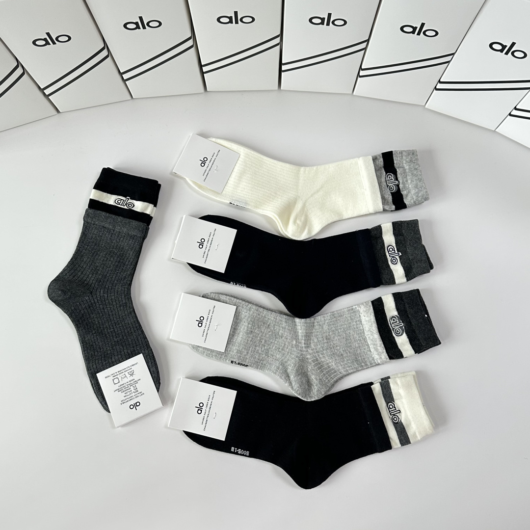 💛配专柜包装ALO 新款刺绣中长款堆堆袜袜子！一盒五双，专柜同步筒袜袜子，💛大牌出街，潮人必备🔥超好搭。