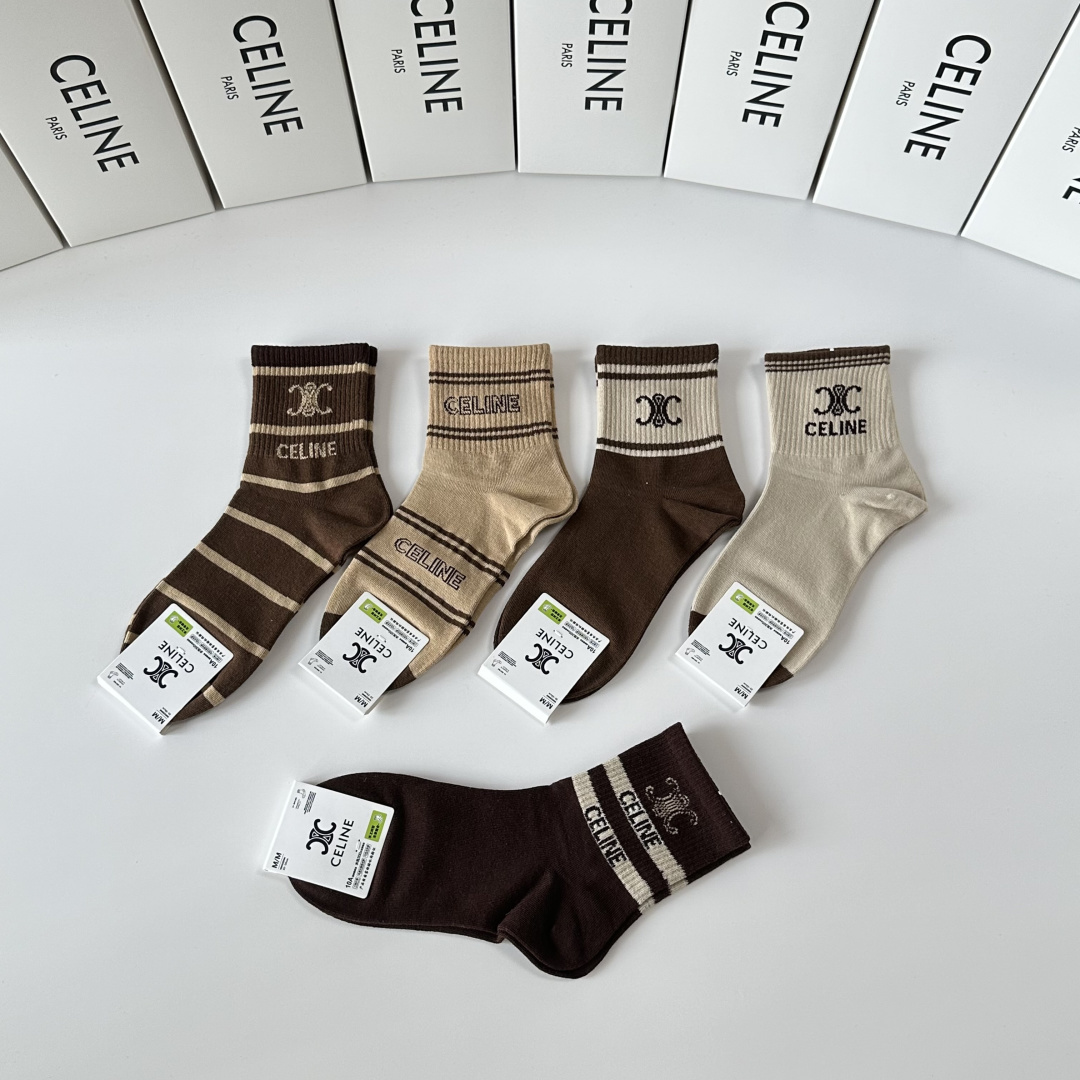 💛配专柜包装Celine（赛琳）新款中长款堆堆袜袜子！一盒五双，专柜同步筒袜袜子，大牌出街，潮人必备🔥超