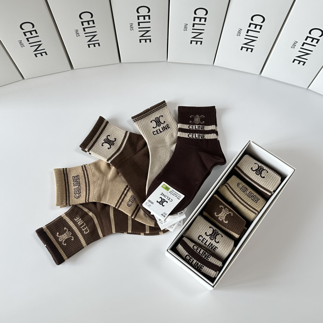 💛配专柜包装Celine（赛琳）新款中长款堆堆袜袜子！一盒五双，专柜同步筒袜袜子，大牌出街，潮人必备🔥超