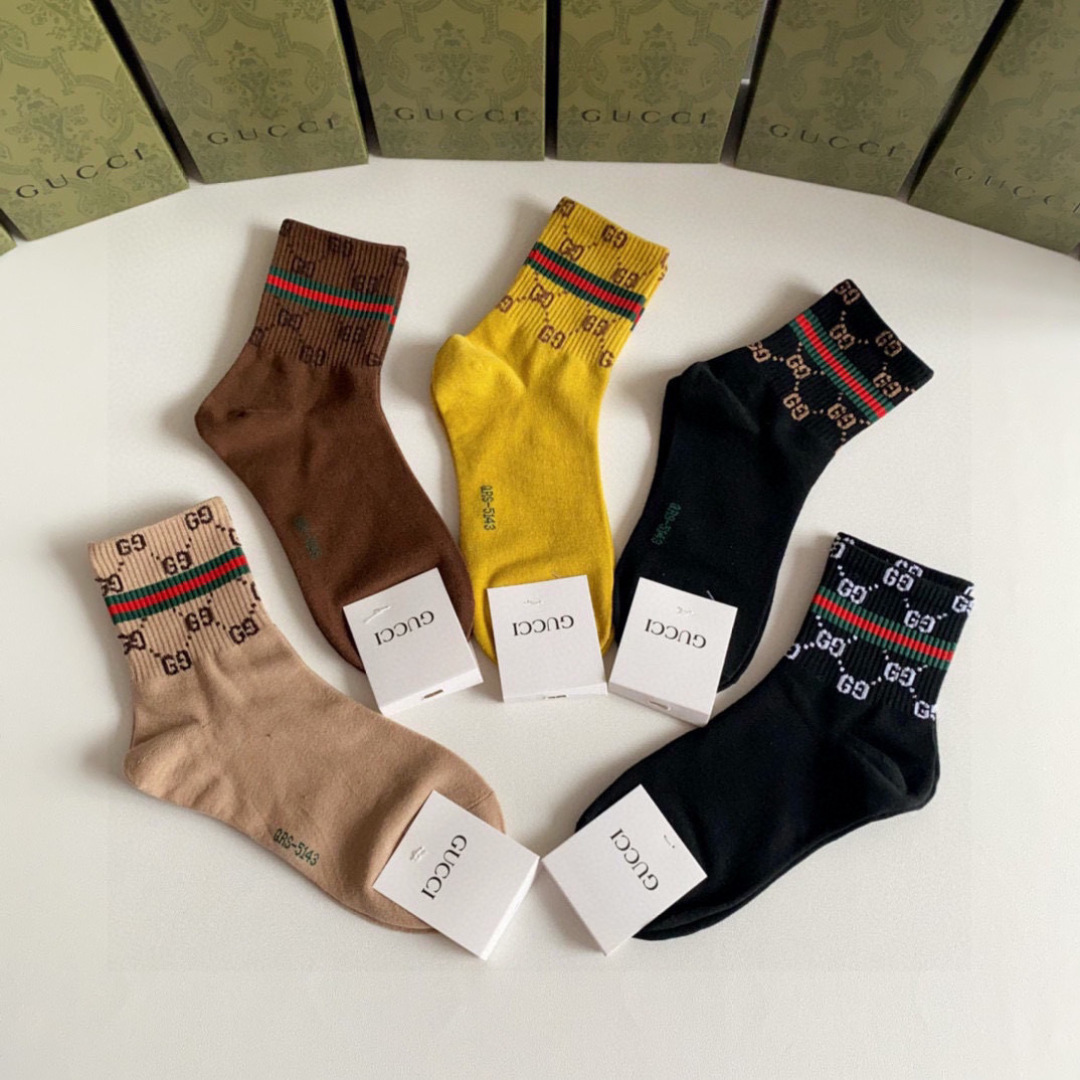 💛配专柜包装Gucci（古驰）新款中长款堆堆袜袜子！一盒五双，专柜同步筒袜袜子，💛大牌出街，潮人必备🔥超