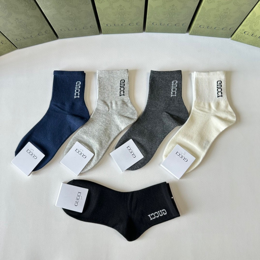 💛配包装Gucci（古驰）新款经典中长袜堆堆袜袜子！一盒五双， 专柜同步筒款袜子，💛大牌出街，潮人必备🔥
