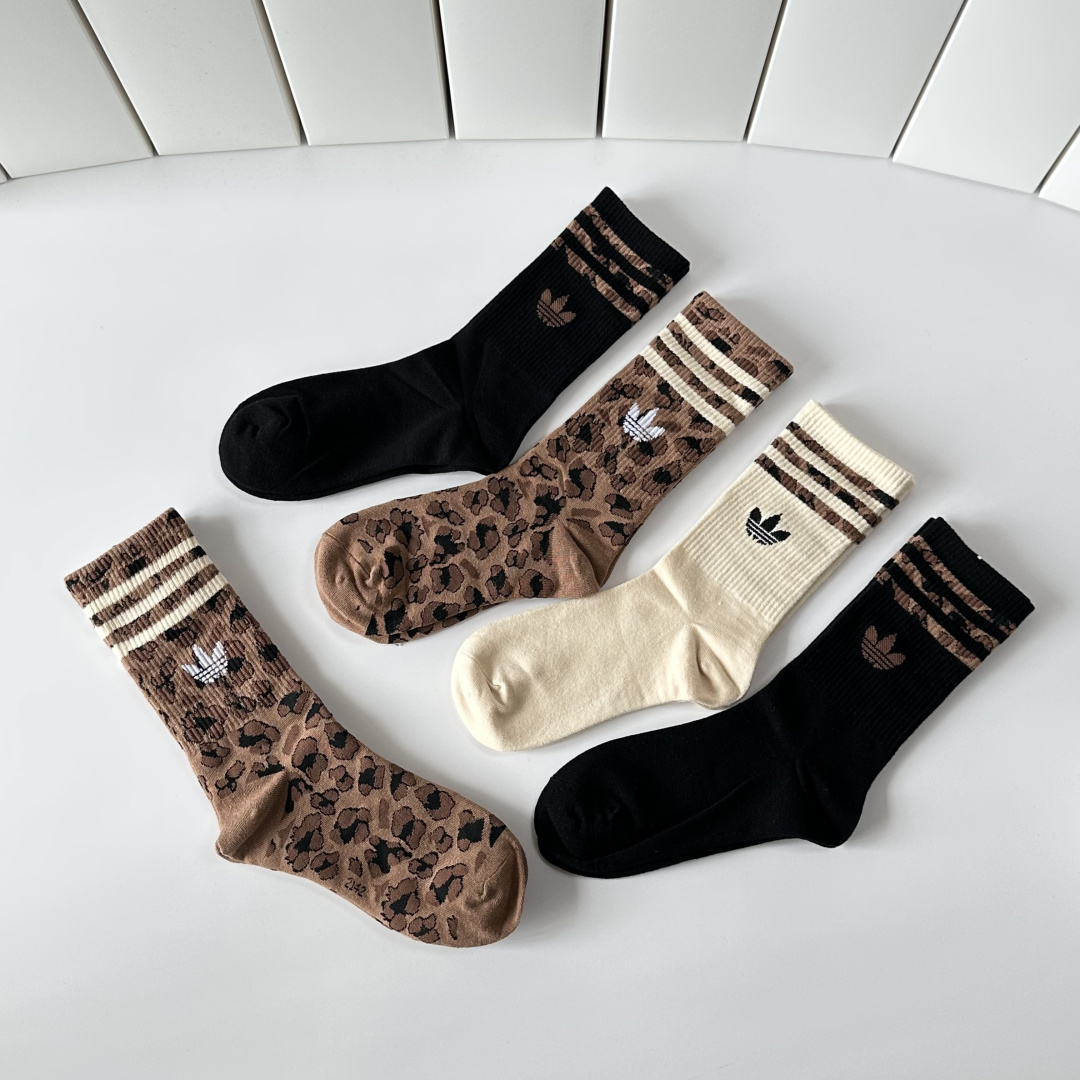 💛配专柜包装adidas（阿迪达斯）新款三叶草中长款堆堆袜袜子！一盒五双，专柜同步筒袜袜子，大牌出街，潮