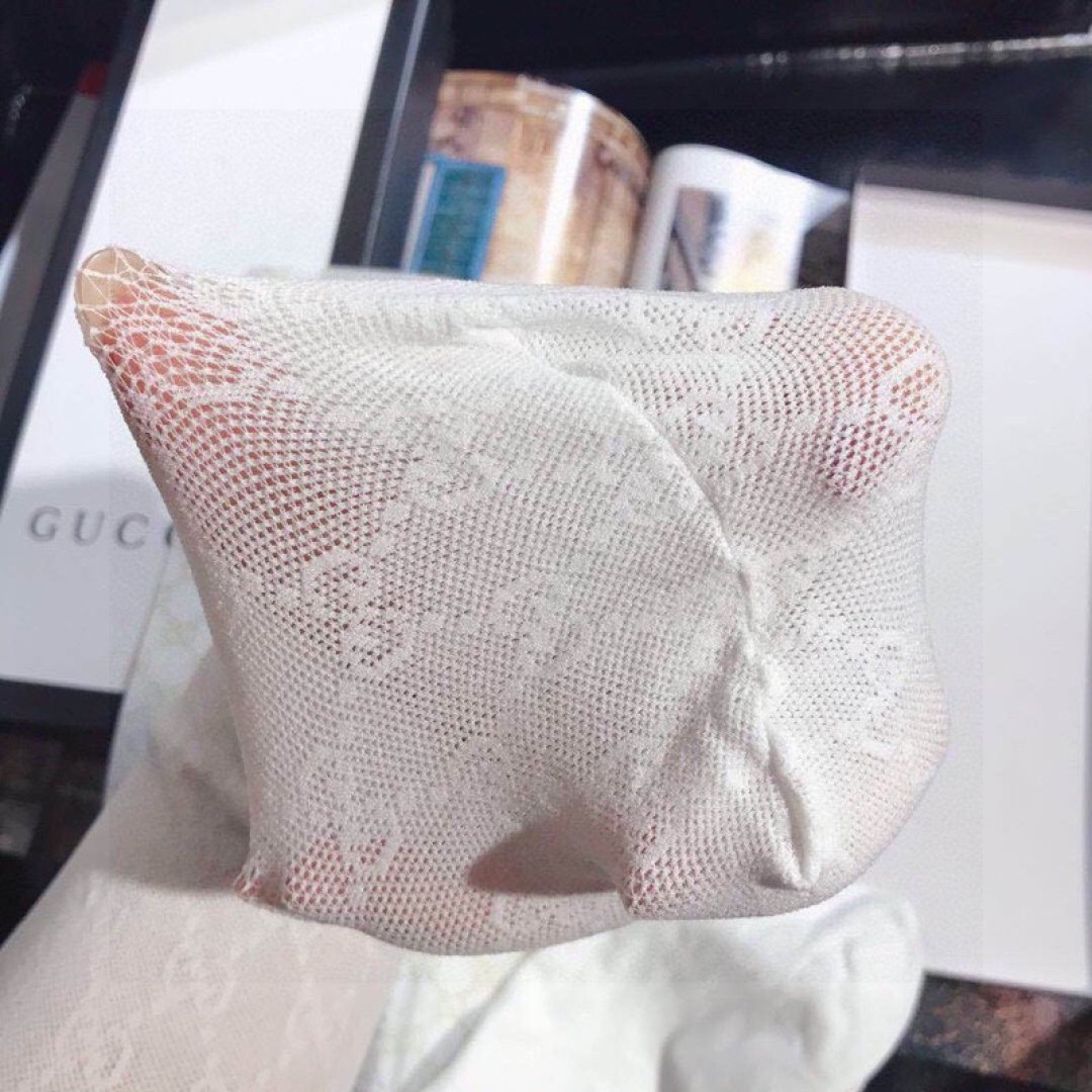 配包装官网同款GUCCI（古奇）腰部带logo连体网裤，女神丝袜必备单品[调皮][调皮]现货中🎁黑色，白