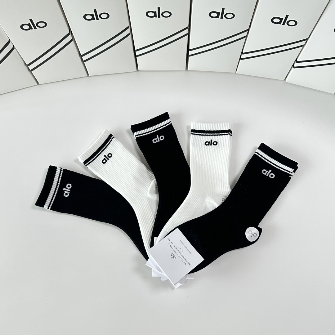 💛配包装ALO 新款中长款堆堆袜袜子！一盒五双， 专柜同步筒款袜子，💛大牌出街，潮人必备🔥超好搭