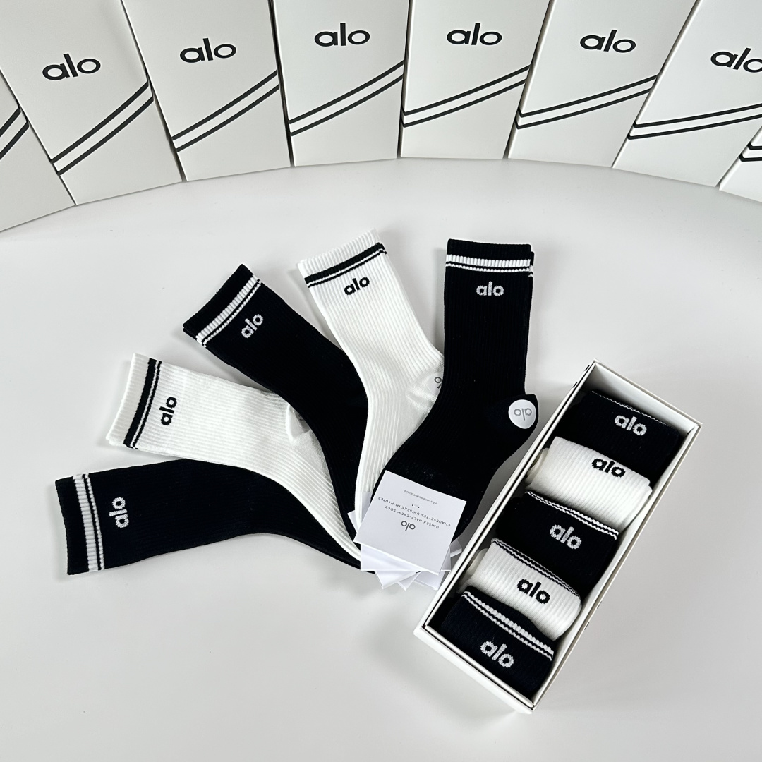 💛配包装ALO 新款中长款堆堆袜袜子！一盒五双， 专柜同步筒款袜子，💛大牌出街，潮人必备🔥超好搭