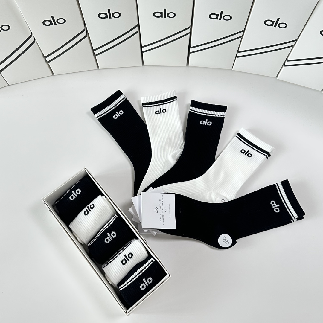 💛配包装ALO 新款中长款堆堆袜袜子！一盒五双， 专柜同步筒款袜子，💛大牌出街，潮人必备🔥超好搭