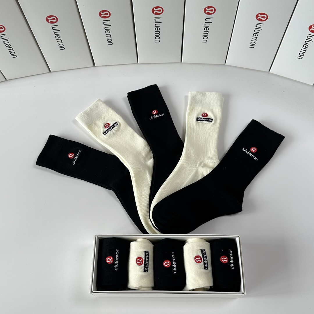 💛配包装lululemon 新款羊绒刺绣中长款堆堆袜袜子！一盒五双， 专柜同步筒款袜子，💛大牌出街，潮人