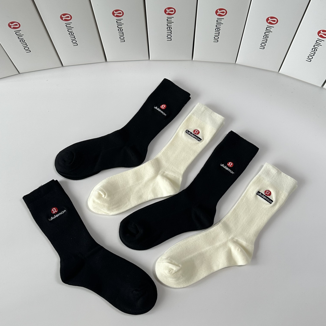 💛配包装lululemon 新款羊绒刺绣中长款堆堆袜袜子！一盒五双， 专柜同步筒款袜子，💛大牌出街，潮人