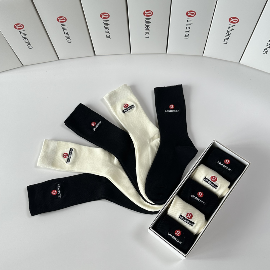 💛配包装lululemon 新款羊绒刺绣中长款堆堆袜袜子！一盒五双， 专柜同步筒款袜子，💛大牌出街，潮人