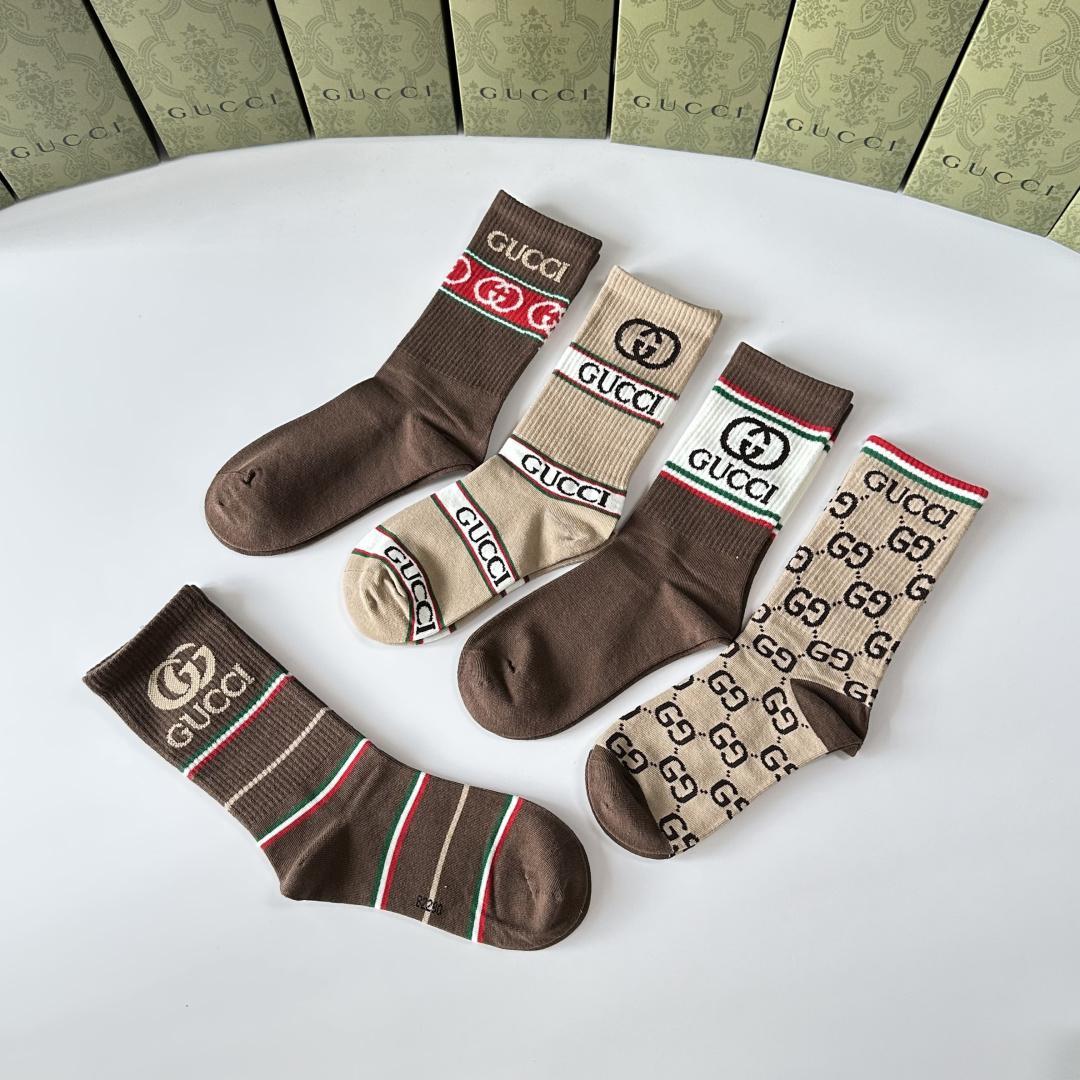 💛配专柜包装Gucci（古驰）新款中长款堆堆袜袜子！一盒五双，专柜同步筒袜袜子，💛大牌出街，潮人必备🔥超