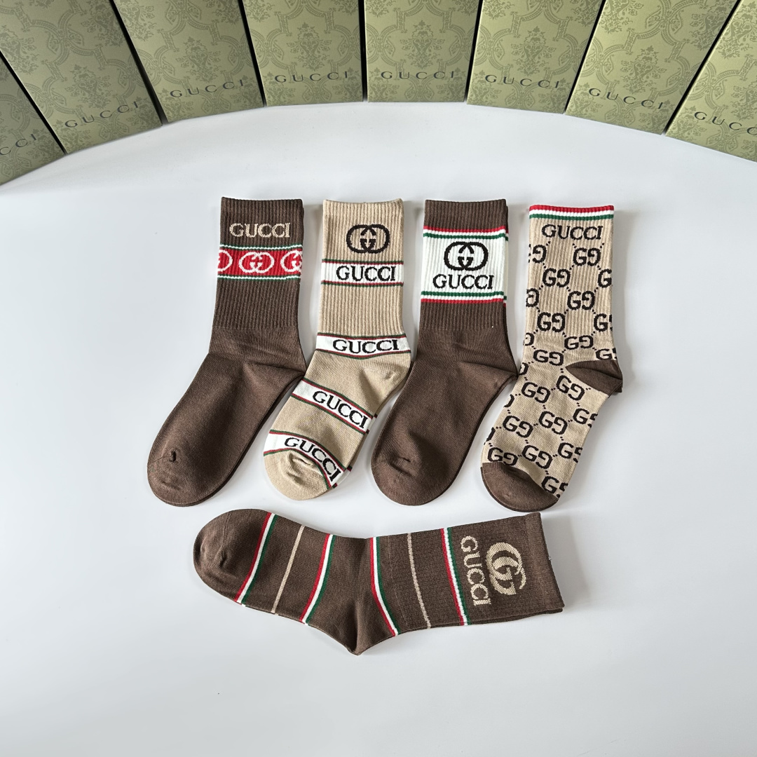 💛配专柜包装Gucci（古驰）新款中长款堆堆袜袜子！一盒五双，专柜同步筒袜袜子，💛大牌出街，潮人必备🔥超