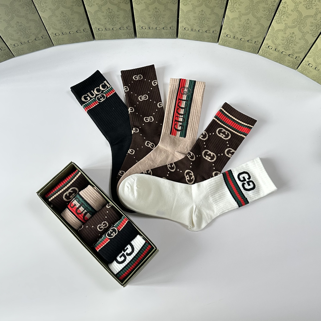 💛配包装Gucci（古驰）新款中长款堆堆袜袜子！一盒五双， 专柜同步筒款袜子，💛大牌出街，潮人必备🔥超好