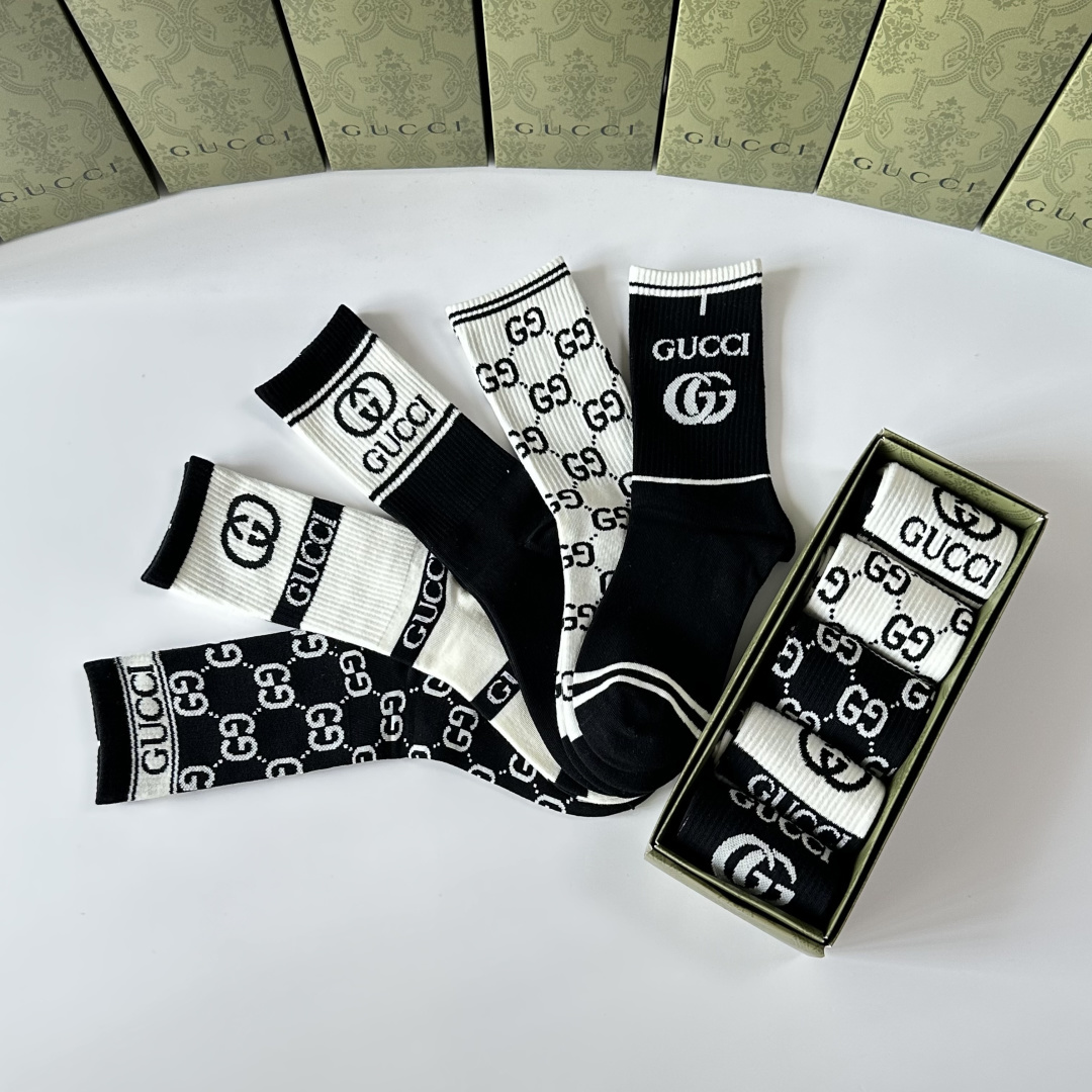 💛配包装Gucci（古驰）新款经典中长款堆堆袜袜子！一盒五双， 专柜同步筒袜袜子，💛大牌出街，潮人必备🔥