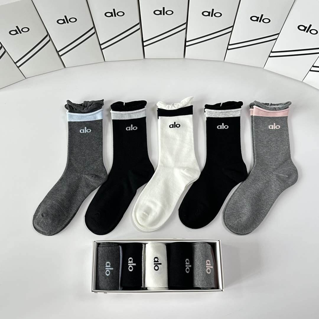 💛配专柜包装ALO 新款双针中长款堆堆袜袜子！一盒五双，专柜同步筒袜袜子，💛大牌出街，潮人必备🔥超好搭。