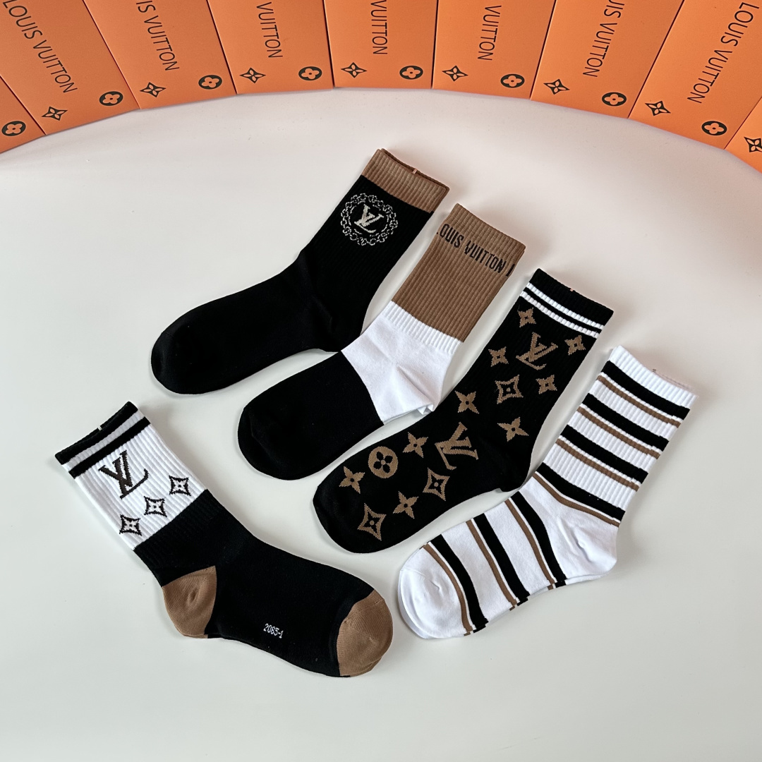 💛配专柜包装LV（路易威登）新款中长款堆堆袜袜子！一盒五双，专柜同步筒袜袜子，💛大牌出街，潮人必备🔥超好