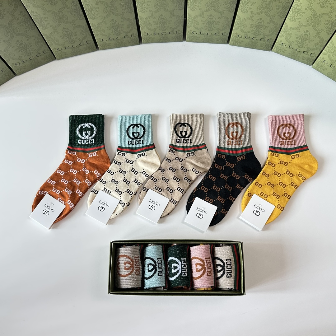 💛配专柜包装Gucci（古驰）新款中长款堆堆袜袜子！一盒五双，专柜同步筒袜袜子，💛大牌出街，潮人必备🔥超