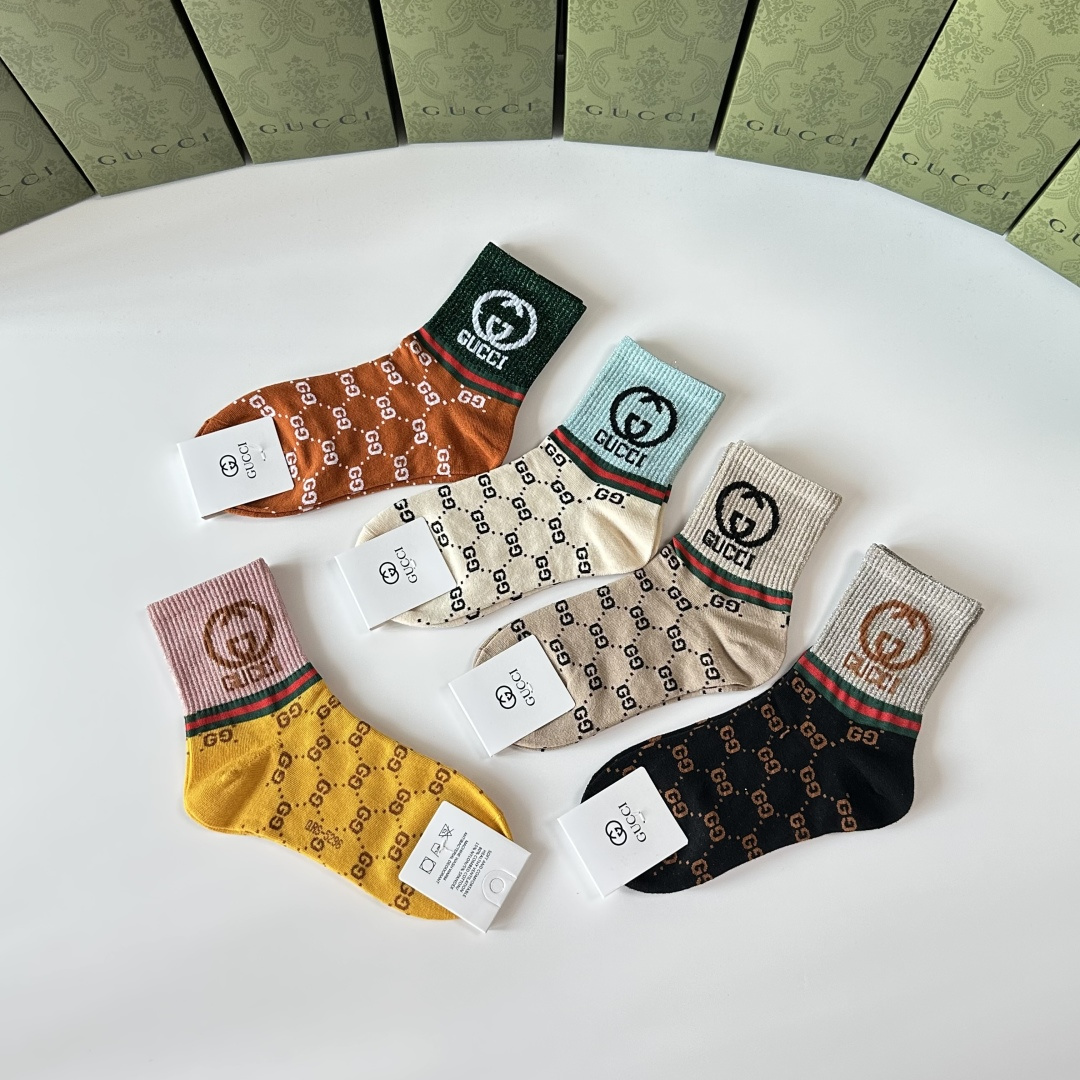💛配专柜包装Gucci（古驰）新款中长款堆堆袜袜子！一盒五双，专柜同步筒袜袜子，💛大牌出街，潮人必备🔥超