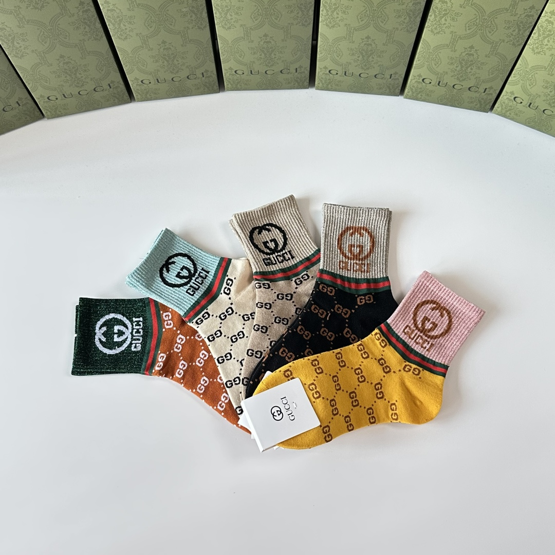 💛配专柜包装Gucci（古驰）新款中长款堆堆袜袜子！一盒五双，专柜同步筒袜袜子，💛大牌出街，潮人必备🔥超
