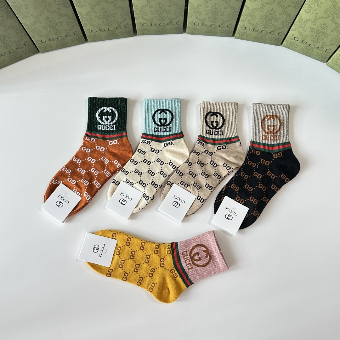 💛配专柜包装Gucci（古驰）新款中长款堆堆袜袜子！一盒五双，专柜同步筒袜袜子，💛大牌出街，潮人必备🔥超