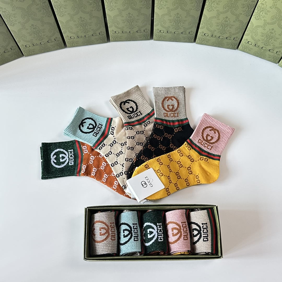 💛配专柜包装Gucci（古驰）新款中长款堆堆袜袜子！一盒五双，专柜同步筒袜袜子，💛大牌出街，潮人必备🔥超