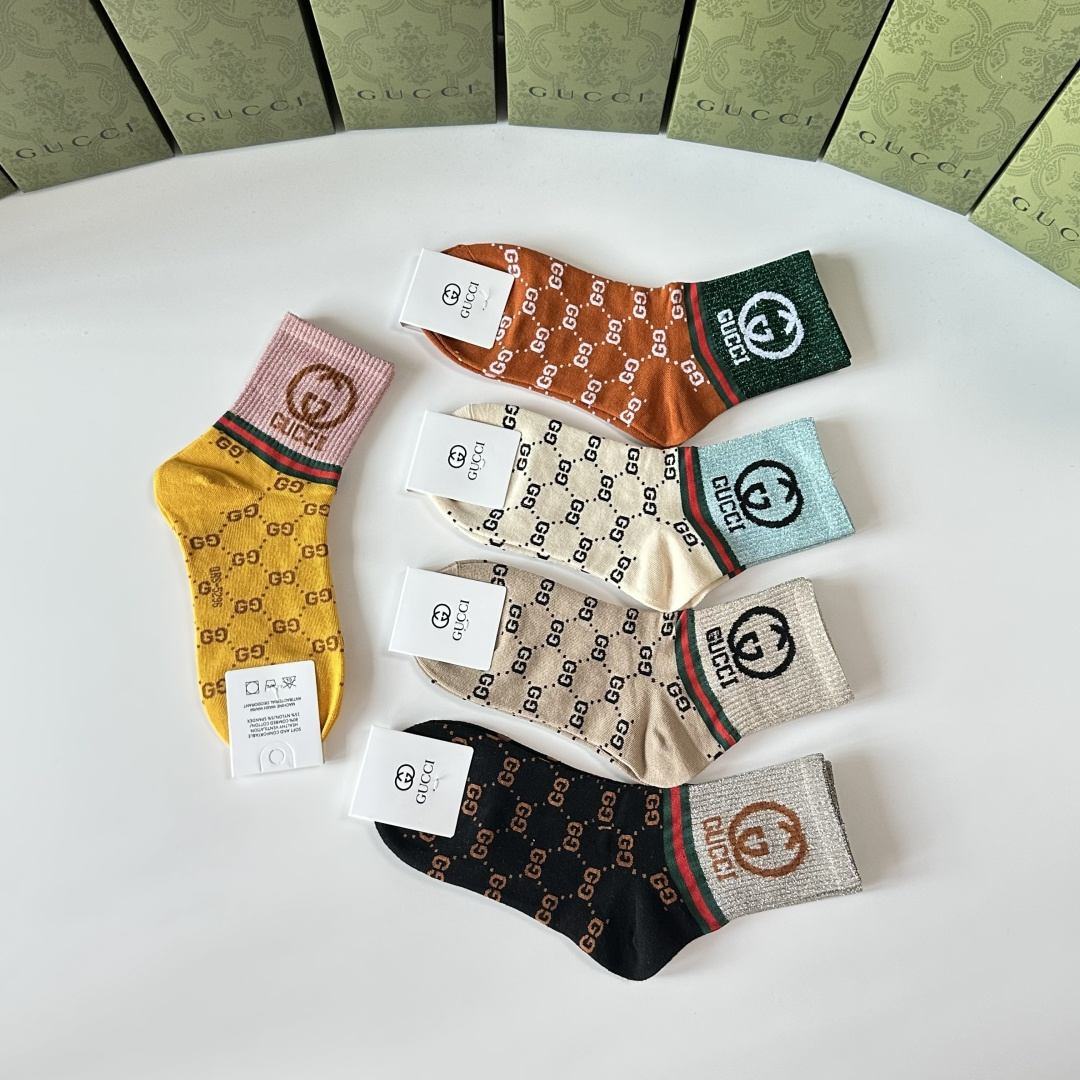 💛配专柜包装Gucci（古驰）新款中长款堆堆袜袜子！一盒五双，专柜同步筒袜袜子，💛大牌出街，潮人必备🔥超