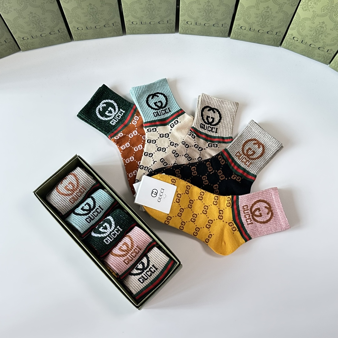 💛配专柜包装Gucci（古驰）新款中长款堆堆袜袜子！一盒五双，专柜同步筒袜袜子，💛大牌出街，潮人必备🔥超